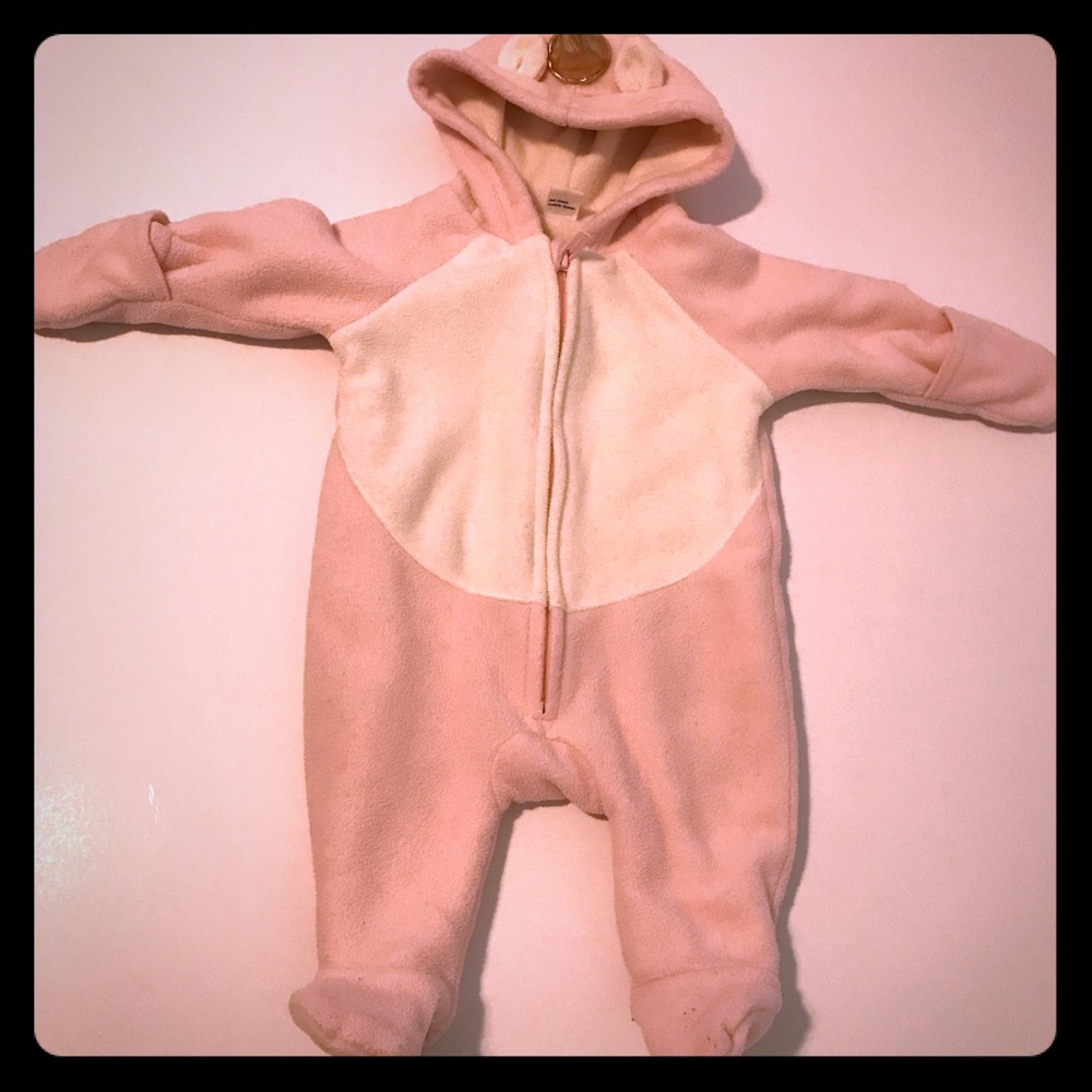 Old navy unicorn snowsuit size 0-3 months
